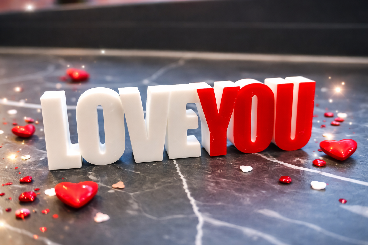LOVE YOU Deko-Schriftzug – Liebesbotschaft als Wohnaccessoire