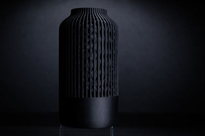 Vase „Linea“ – Moderne Designvase mit klarer Linienführung