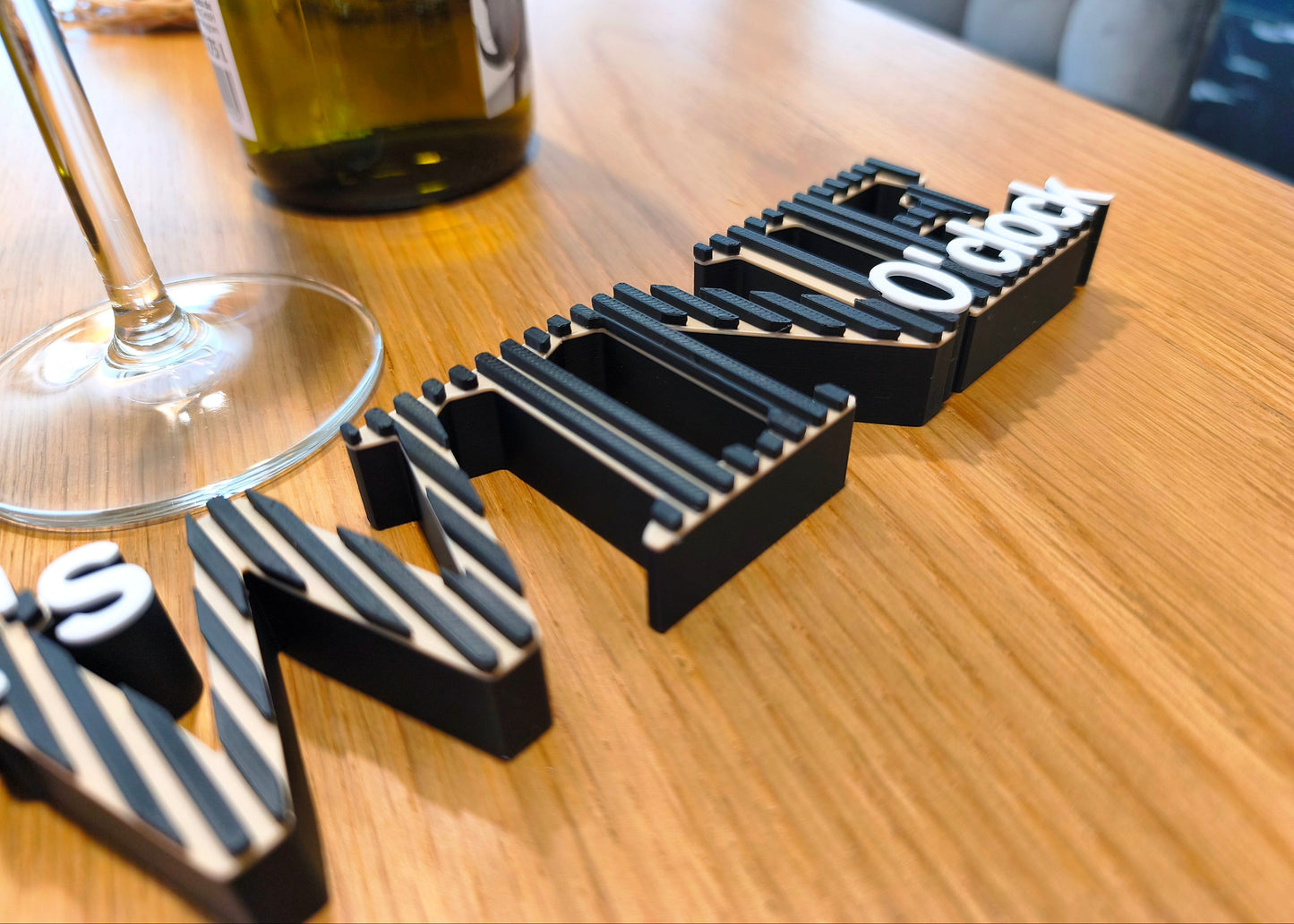 Schriftzug "It`s Wine O`clock" - Aufsteller / Deko / Geschenk - 3D Druck - aus Österreich